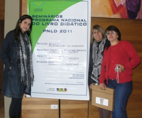 Professoras Patrícia (E), Araci e Ângela em Curitiba